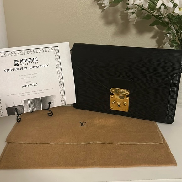 Louis Vuitton Epi Dragonne Clutch with Dustbag & COA - Picture 1 of 15
